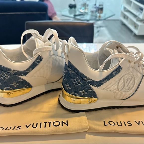 Louis Vuitton Sneakers - Picture 6 of 6